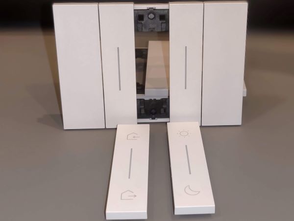 Placca e cover smontate /living-now-scenari/componenti_2.jpg